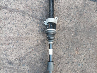 полуось передняя правая (приводной вал, ШРУС) BMW X1 F48 2018, 1.8 л., бензин, робот, b45 estoril-blau metallic, внедорожник 5 дв., передний привод, правый руль, 8681524