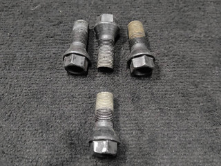 болт колесный BMW 2 серия F44 2022, 1.5 л., i, B38 A15 A, бензин, АКПП, белый(300), седан, передний привод, правый руль