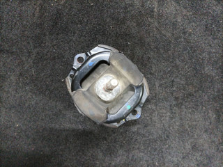 подушка крепления двигателя BMW X5 M E70 2010, 4.4 л., S63 B44 A, бензин, АКПП, внедорожник 5 дв., 6793642