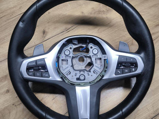 руль BMW 1 серия F40 2020, 2.0 л., B48A20E, бензин, АКПП, белый, хетчбэк 5 дв., полный привод
