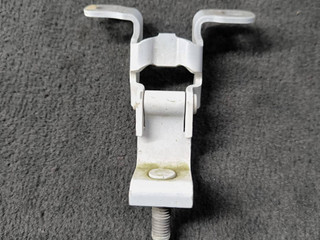 петля крышки багажника BMW 1 серия F40 2020, 2.0 л., B48A20E, бензин, АКПП, белый, хетчбэк 5 дв., полный привод, 7456044