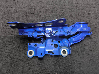петля капота правая BMW 2 серия G42 2022, 3.0 л., B58B30, бензин, АКПП, купе, полный привод, 7450590