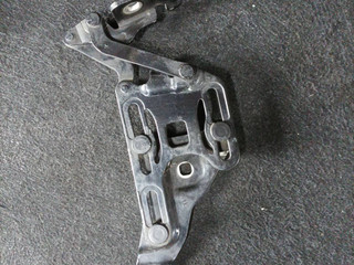 петля капота левая BMW X6 E71 [рестайлинг] E71 2013, 5.0 л., дизель, АКПП, 475, внедорожник 5 дв., полный привод, 7148347