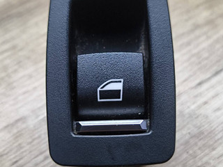 кнопка стеклоподъемника двери задней левой BMW 3 серия F30/F31 [рестайлинг] F30 2016, 2.0 л., B47 D20 A, дизель, МКПП, седан, 9361936