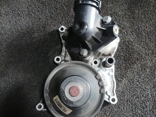 помпа BMW 6 серия F06/F12/F13 F06 2012, 4.0 л., D, дизель, АКПП, седан, задний привод, правый руль, 8507326