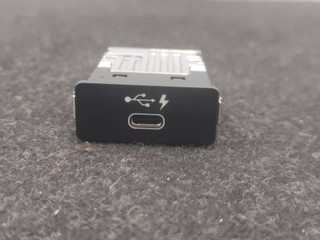 разъем AUX / USB BMW 8 серия G14/G15 G16 2021, 4.0 л., бензин, АКПП, с36, седан, задний привод, 8711939