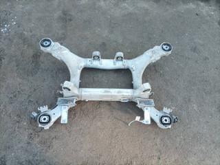 балка подвески задняя BMW X5 G05 2021, 4.0 л., B58B30C, гибрид, АКПП, 475 black-sapphire metallic, внедорожник 5 дв., полный привод, 6896369, 33316896369