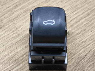 кнопка открытия багажника BMW X4 M F98 2021, 3.0 л., S58B30A, бензин, АКПП, donington grau (c28), внедорожник 5 дв., полный привод, 9327029