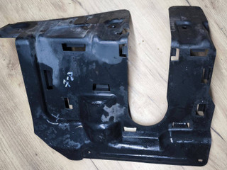 кожух (защита) рулевого механизма BMW X5 G05 2021, 4.0 л., B58B30C, гибрид, АКПП, 475 black-sapphire metallic, внедорожник 5 дв., полный привод, 51717424917, 7424917
