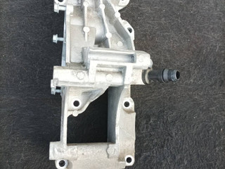 помпа BMW 5 серия G30/G31 G30 2018, 3.0 л., B57 D30 A, дизель, АКПП, синий, седан, полный привод, правый руль, 8588887, 11518588887, 8574052
