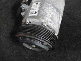 компрессор кондиционера BMW 5 серия F10/F11 [рестайлинг] F10 2015, 2.0 л., D, B47 D20 A, дизель, АКПП, седан, задний привод, правый руль, 9384630