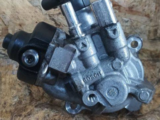 форсунка BMW 5 серия F10/F11 [рестайлинг] F10 2015, 2.0 л., D, B47 D20 A, дизель, АКПП, седан, задний привод, правый руль, 8514154, 8514148, 8583458, 8511626, 8514102, 8575468