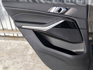 обшивка двери задняя левая BMW X5 G05 2021, 4.0 л., B58B30C, гибрид, АКПП, 475 black-sapphire metallic, внедорожник 5 дв., полный привод