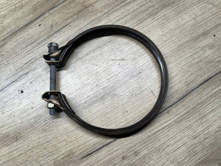 хомут глушителя BMW X5 G05 2021, 4.0 л., B58B30C, гибрид, АКПП, 475 black-sapphire metallic, внедорожник 5 дв., полный привод, 8612537