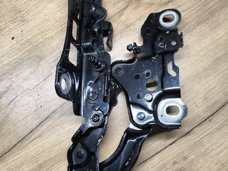 петля капота левая BMW 4 серия G22/G23 G22 2021, 2.0 л., B48 B20 A, бензин, задний привод, 7450589