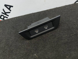разъем AUX / USB Porsche Taycan 1 поколение 2023, электро, c9x, универсал, полный привод, 4N1035954
