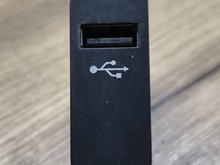 разъем AUX / USB BMW X2 F39 2018, 2.0 л., дизель, МКПП, внедорожник 5 дв., передний привод, 84106820397, 6820397