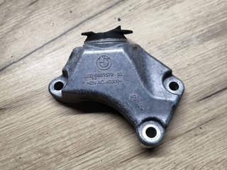 кронштейн КПП BMW 2 серия G42 2022, 3.0 л., B58B30, бензин, АКПП, купе, полный привод, 6861570
