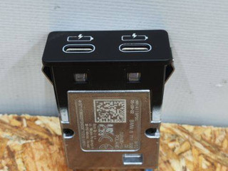 разъем AUX / USB BMW M4 G82/G83 G82 2022, 3.0 л., S58B30A, бензин, c4p, купе, задний привод, 8711938, 84108711938