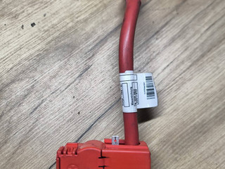клемма аккумулятора плюс BMW M8 F91/92 F93 2020, 4.4 л., S63 B44 B, бензин, АКПП, седан, полный привод, 9350064, 9350065