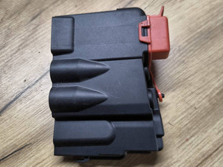 крышка клеммы аккумулятора BMW M8 F91/92 F93 2020, 4.4 л., S63 B44 B, бензин, АКПП, седан, полный привод, 9340277