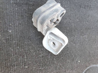 кронштейн глушителя BMW M8 F91/92 F93 2020, 4.4 л., S63 B44 B, бензин, АКПП, седан, полный привод, 8631988, 8582061