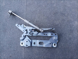 петля капота левая BMW 7 серия F01/F02 F01 2009, 3.0 л., N57 D30 A, дизель, АКПП, задний привод, 7184189