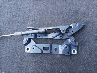петля капота правая BMW 7 серия F01/F02 F01 2009, 3.0 л., N57 D30 A, дизель, АКПП, задний привод, 7184190
