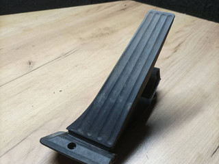 педаль BMW 7 серия F01/F02 F01 2009, 3.0 л., N57 D30 A, дизель, АКПП, задний привод, 6789998