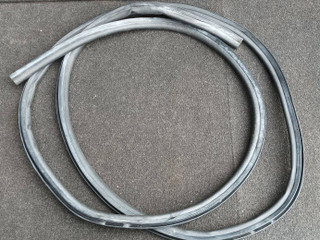 уплотнитель подкапотного пространства BMW 6 серия F06/F12/F13 F13 2012, 4.0 л., дизель, a82, купе, задний привод, 7211926