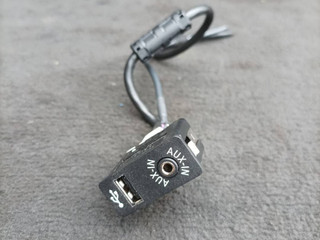 разъем AUX / USB BMW 6 серия F06/F12/F13 F13 2012, 4.0 л., дизель, a82, купе, задний привод, 9237653