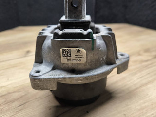 подушка крепления двигателя BMW 6 серия F06/F12/F13 F13 2012, 4.0 л., дизель, a82, купе, задний привод, 6777371, 22116777371