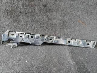 Кронштейн крепления порога BMW 6 серия F06/F12/F13 F13 2012, 4.0 л., дизель, a82, купе, задний привод, 7223083