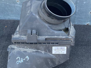корпус воздушного фильтра BMW M8 F91/92 F93 2020, 4.4 л., S63 B44 B, бензин, АКПП, седан, полный привод, 7852379, 13717852379