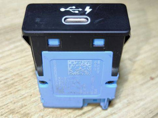 разъем AUX / USB BMW X3 G01 [рестайлинг] G01 2022, 4.0 л., дизель, АКПП, внедорожник 5 дв., полный привод, 8711939, 84108711939