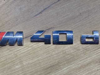 эмблема BMW X3 G01 [рестайлинг] G01 2022, 4.0 л., дизель, АКПП, внедорожник 5 дв., полный привод, 8094312