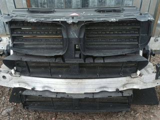передняя панель крепления облицовки (телевизор) BMW X5 F15 2014, 4.0 л., дизель, АКПП, rubinschwarz metallic (x03), внедорожник 5 дв., полный привод