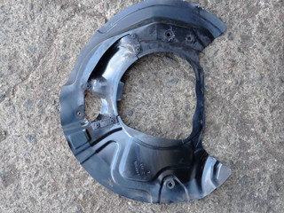 защитный кожух тормозного механизма BMW X5 F15 2015, 3.0 л., N57 D30 A, дизель, a96, внедорожник 5 дв., полный привод, 6895049