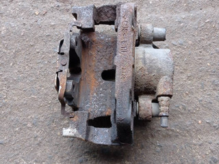 суппорт передний левый BMW X5 F15 2015, 3.0 л., N57 D30 A, дизель, a96, внедорожник 5 дв., полный привод
