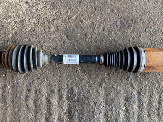 полуось передняя левая (приводной вал, ШРУС) BMW X5 F15 2015, 3.0 л., N57 D30 A, дизель, a96, внедорожник 5 дв., полный привод, 7629881