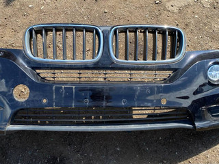 бампер передний BMW X5 F15 2014, 4.0 л., дизель, АКПП, rubinschwarz metallic (x03), внедорожник 5 дв., полный привод