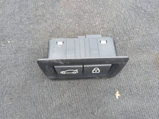 кнопка открытия багажника BMW 6 GT G32 2019, 3.0 л., B57 D30 A, дизель, АКПП, a90, хетчбэк 5 дв., полный привод, 9275121, 61319275121