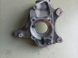 кулак поворотный правый BMW 1 серия F40 2020, 2.0 л., B48A20E, бензин, c3n, полный привод, 6876646