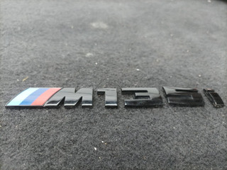 эмблема BMW 1 серия F40 2020, 2.0 л., B48A20E, бензин, c3n, полный привод, 8077409