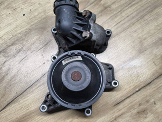 помпа BMW 7 серия F01/F02 F01 2009, 3.0 л., N57 D30 A, дизель, АКПП, задний привод, 7800029