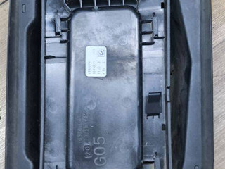 лючок топливного бака BMW X5 G05 2021, 4.0 л., B58B30C, гибрид, АКПП, 475 black-sapphire metallic, внедорожник 5 дв., полный привод, 7440018