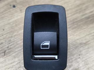 кнопка стеклоподъемника двери задней левой BMW 3 серия F30/F31 [рестайлинг] F30 2016, 3.5 л., дизель, АКПП, седан, 9361936