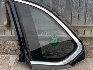 стекло кузовное боковое левое BMW X5 F15 2014, 4.0 л., дизель, АКПП, rubinschwarz metallic (x03), внедорожник 5 дв., полный привод