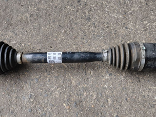 полуось передняя левая (приводной вал, ШРУС) BMW X6 G06 2020, 3.0 л., B57 D30 A, дизель, АКПП, внедорожник 5 дв., полный привод, 8486201, 31608486201