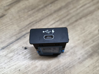 разъем AUX / USB BMW X6 G06 2020, 3.0 л., B57 D30 A, дизель, АКПП, внедорожник 5 дв., полный привод, 8711939, 84108711939